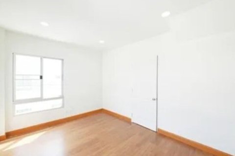 Таунхаус в Бангкоке, Таиланд с 3 спальнями  № 156041 - фото 8