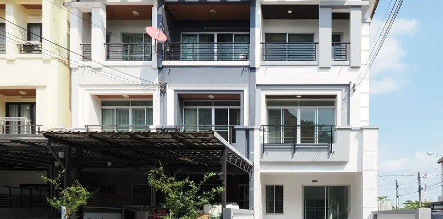 Таунхаус в Бангкоке, Таиланд с 3 спальнями  № 156041