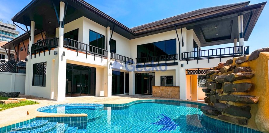 Maison à Pattaya, Thaïlande 4 chambres № 196360