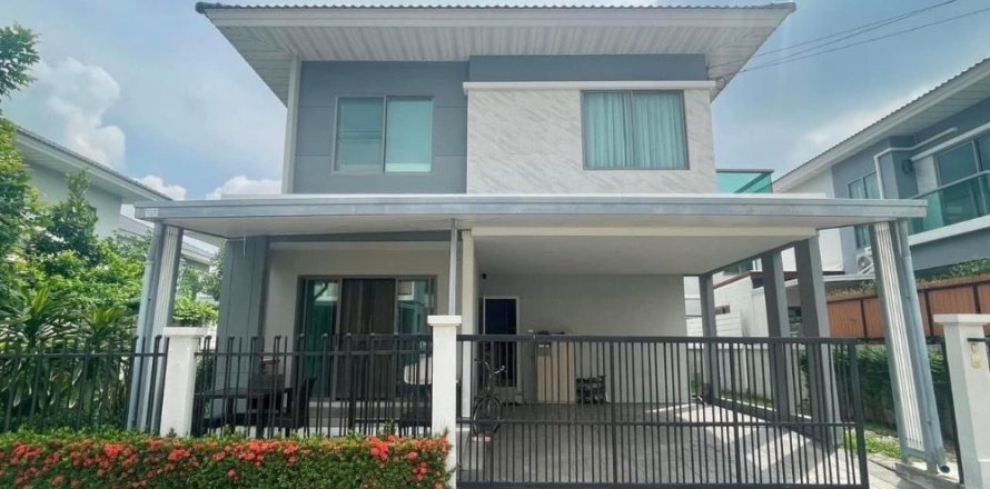 Дом в Лат Крабанге, Бангкок, Таиланд с 4 спальнями  № 163084