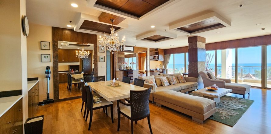 Penthouse in Cha-am, Thailand 3 bedrooms № 163082