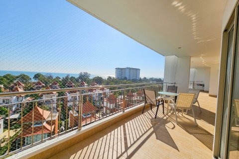 Penthouse in Cha-am, Thailand 3 bedrooms № 163082 - photo 18
