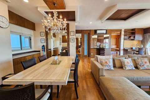 Penthouse in Cha-am, Thailand 3 bedrooms № 163082 - photo 12