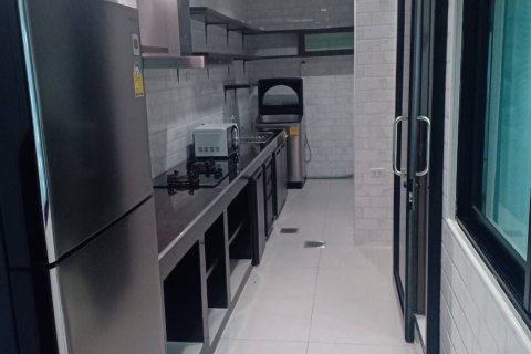 Townhouse in Pathum Thani, Thailand 4 bedrooms № 163085 - photo 8