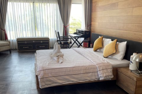 Villa in Phuket, Thailand 7 bedrooms № 142046 - photo 25