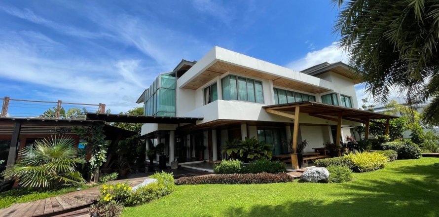 Villa in Phuket, Thailand 7 bedrooms № 142046