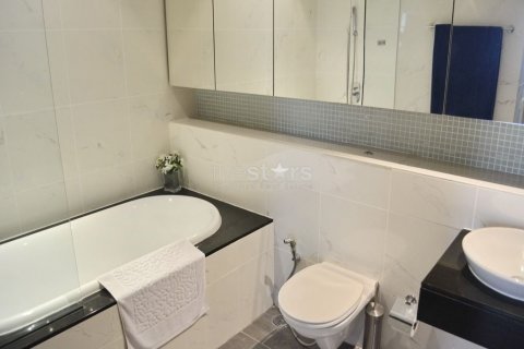 Condo in Khlong Toei, Bangkok, Thailand, 2 bedrooms  № 139129 - photo 6