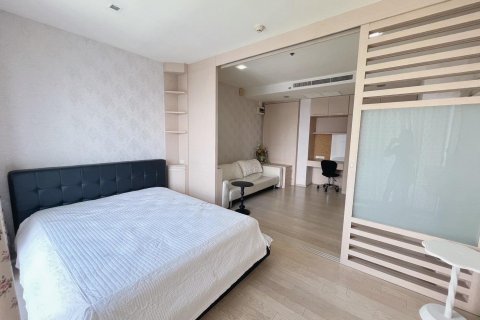 Кондоминиум с 2 спальнями в Бангкоке, Таиланд № 143026 - фото 1