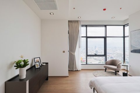 Condo in Bangkok, Thailand, 3 bedrooms  № 143028 - photo 11