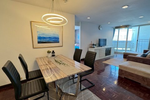 Кондоминиум с 2 спальнями в Бангкоке, Таиланд № 143025 - фото 1