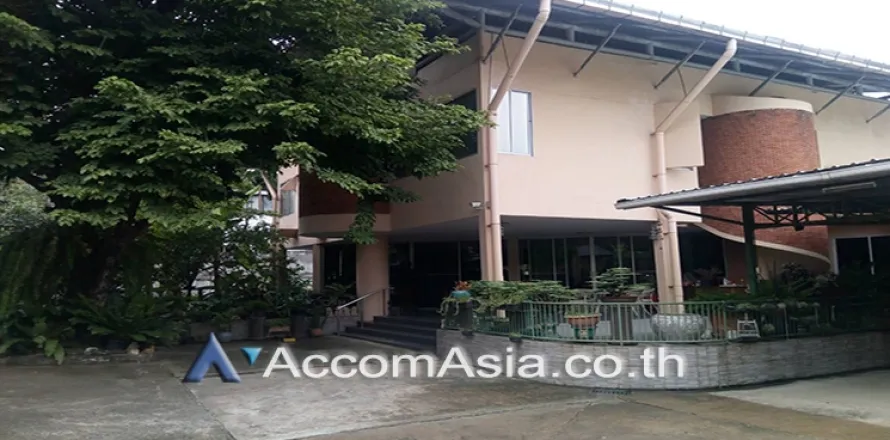 Maison à Yan Nawa, Bangkok, Thaïlande 4 chambres № 214405