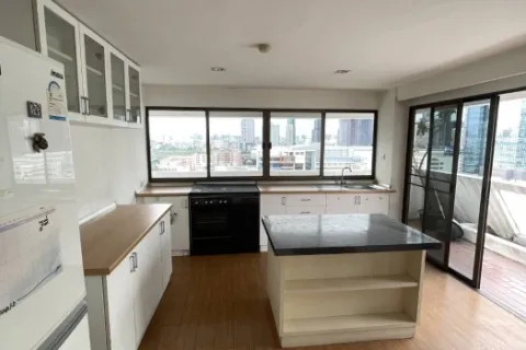 Condominio de 2 dormitorios en Watthana, Bangkok, Tailandia № 214402 - foto 7
