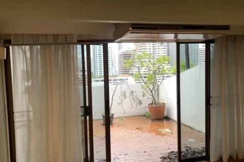 Condominio de 2 dormitorios en Watthana, Bangkok, Tailandia № 214402 - foto 22