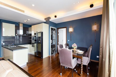 Condo in Bangkok, Thailand, 3 bedrooms  № 157580 - photo 7