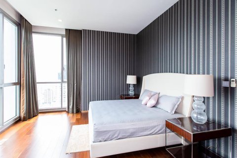 Condo in Bangkok, Thailand, 3 bedrooms  № 157580 - photo 14