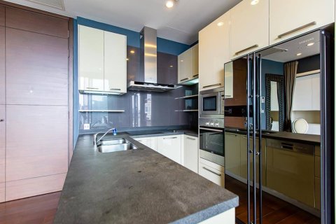 Condo in Bangkok, Thailand, 3 bedrooms  № 157580 - photo 6