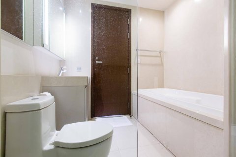 Condo in Bangkok, Thailand, 3 bedrooms  № 157580 - photo 11