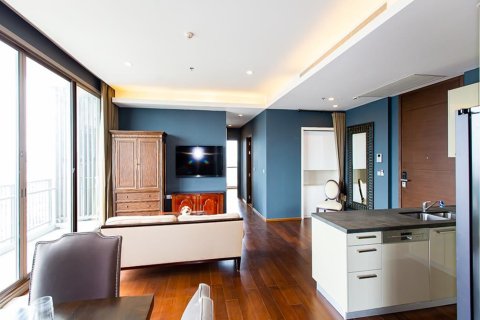 Condo in Bangkok, Thailand, 3 bedrooms  № 157580 - photo 15