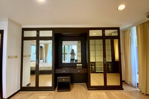 Condo in Bangkok, Thailand, 2 bedrooms  № 157575 - photo 5