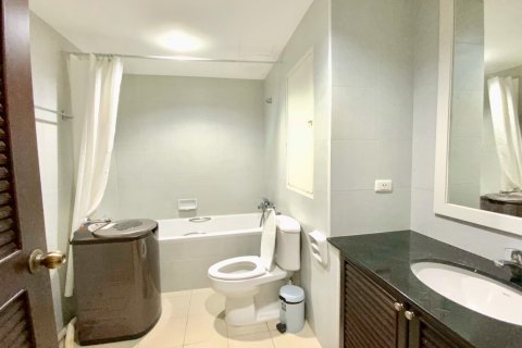 Condo in Bangkok, Thailand, 2 bedrooms  № 157575 - photo 9