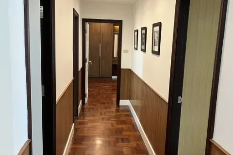Condo in Khlong Toei, Bangkok, Thailand, 3 bedrooms № 214523 - photo 8