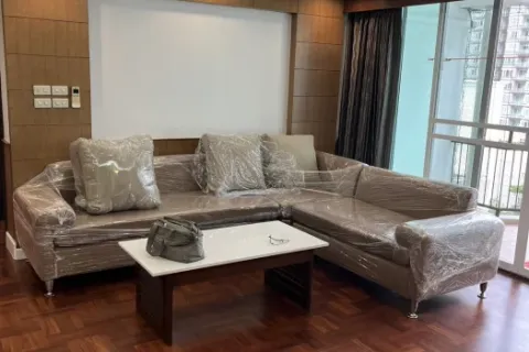 Condominio de 3 dormitorios en Khlong Toei, Bangkok, Tailandia № 214523
