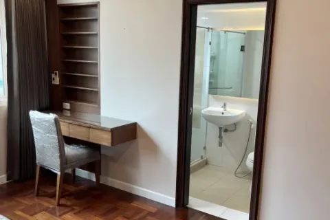 Condo in Khlong Toei, Bangkok, Thailand, 3 bedrooms № 214523 - photo 12