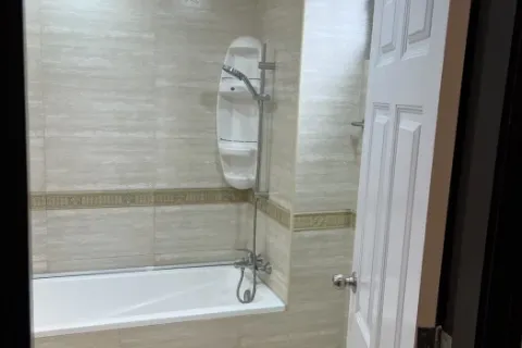 Condo in Khlong Toei, Bangkok, Thailand, 3 bedrooms № 214523 - photo 20