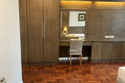 Condo in Khlong Toei, Bangkok, Thailand, 3 bedrooms № 214523 - photo 17
