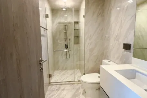 Condominio de 2 dormitorios en Khlong Toei, Bangkok, Tailandia № 214522 - foto 9