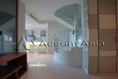 Duplex in Khlong Toei, Bangkok, Thailand 2 Schlafzimmer № 215412 - Foto 7