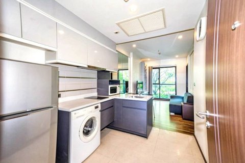 Condo in Khlong Toei, Bangkok, Thailand, 1 bedroom  № 173034 - photo 3