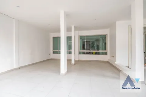 Casa de 4 dormitorios en Watthana, Bangkok, Tailandia № 214340 - foto 4