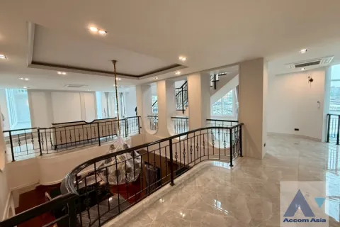Casa de 4 dormitorios en Bang Na, Bangkok, Tailandia № 214341 - foto 12