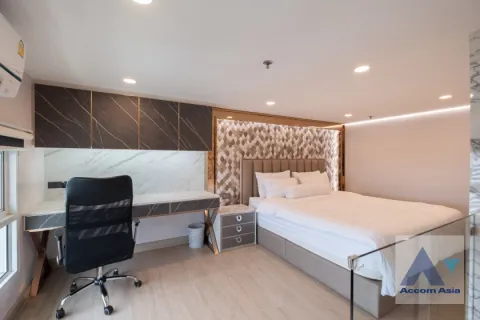 Ático de 4 dormitorios en Watthana, Bangkok, Tailandia № 214344 - foto 10