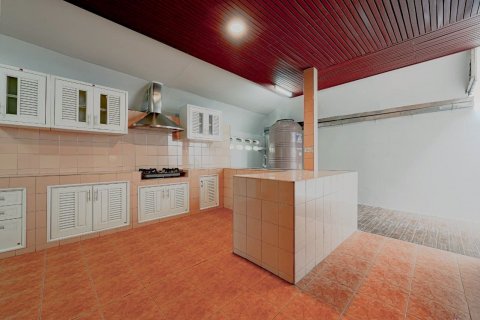 House in Phra Khanong, Bangkok, Thailand 6 bedrooms № 136010 - photo 25