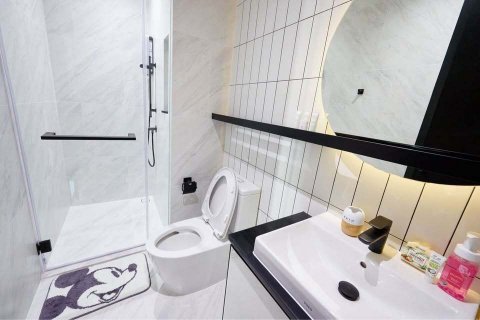 Кондоминиум с 2 спальнями в Кхлонг Сане, Бангкок, Таиланд № 136005 - фото 11