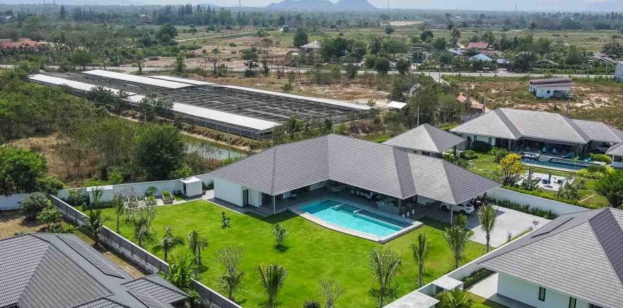 Вилла в Хуа Хине, Таиланд с 4 спальнями  № 140682