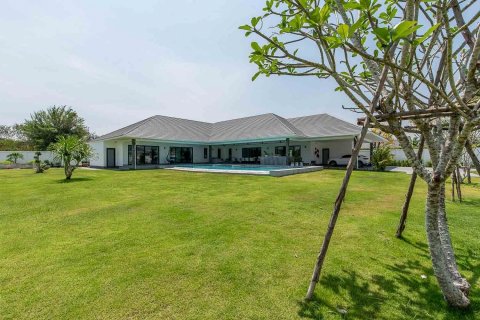 Вилла в Хуа Хине, Таиланд с 4 спальнями  № 140682 - фото 6