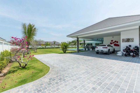 Вилла в Хуа Хине, Таиланд с 4 спальнями  № 140682 - фото 18