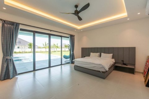 Вилла в Хуа Хине, Таиланд с 4 спальнями  № 140682 - фото 28