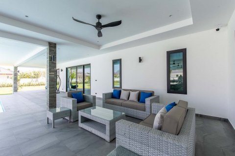 Вилла в Хуа Хине, Таиланд с 4 спальнями  № 140682 - фото 13