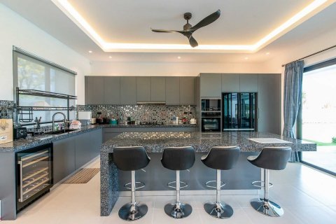 Вилла в Хуа Хине, Таиланд с 4 спальнями  № 140682 - фото 25