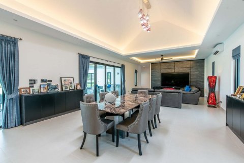 Вилла в Хуа Хине, Таиланд с 4 спальнями  № 140682 - фото 21