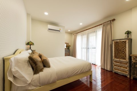 Villa in Saraphi, Thailand 4 bedrooms № 133912 - photo 17