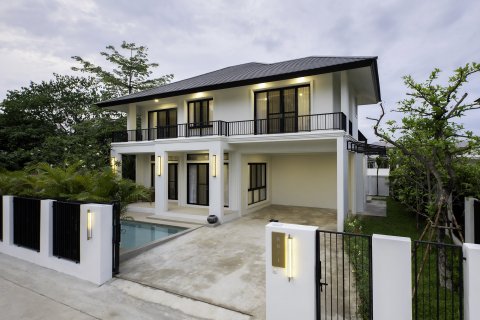 Villa in Saraphi, Thailand 4 bedrooms № 133912 - photo 1