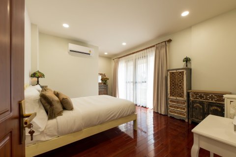 Villa in Saraphi, Thailand 4 bedrooms № 133912 - photo 15