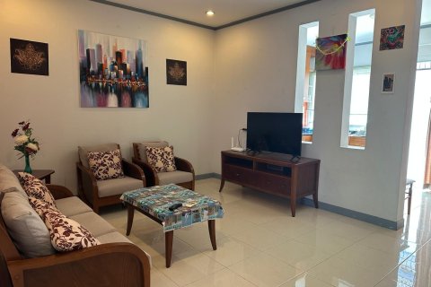 House in Phuket, Thailand 2 bedrooms № 162942 - photo 2