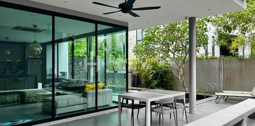House in Phuket, Thailand 3 bedrooms № 209656
