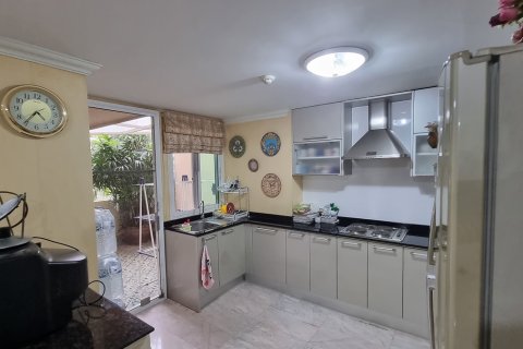 Condo à Watthana, Bangkok, Thaïlande, 3 chambres № 200791 - photo 10
